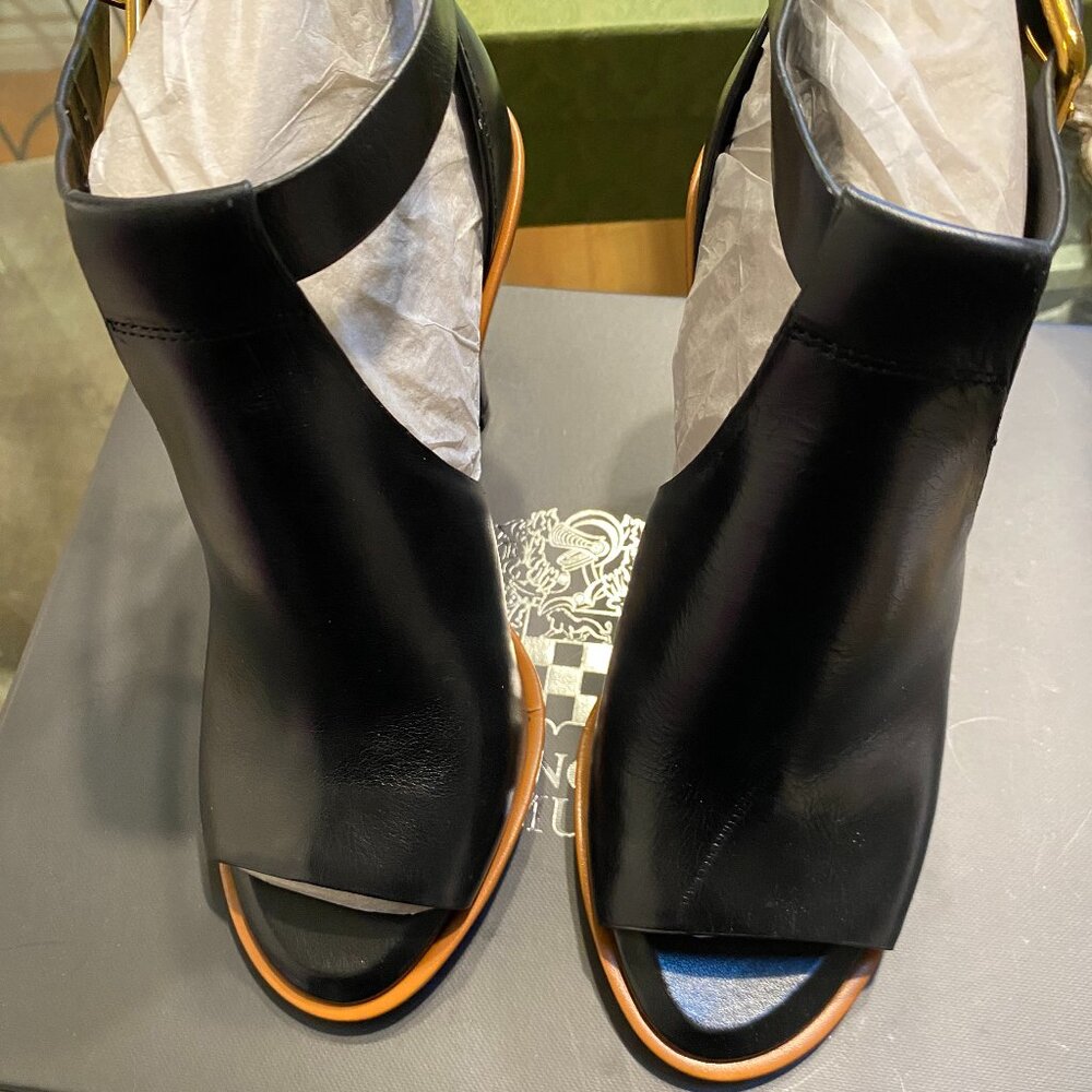 Vince Camuto VC-Frapser Black Leather Peep Toe Heeled Booties – Size 7M